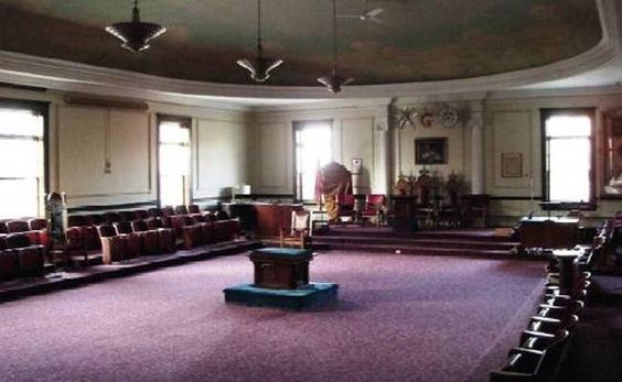 lodge room.jpg